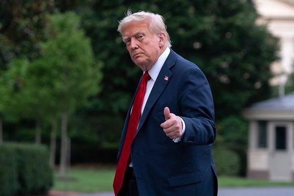 Trump's Tough Policies Impact Japan, Zhang Yachung Warns Taiwan to Wake Up