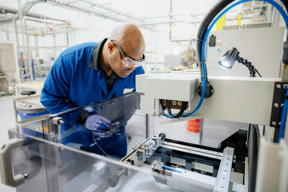 Apple Invests $500 Million to Establish Rare Earth Magnet Supply Chain in the U.S.