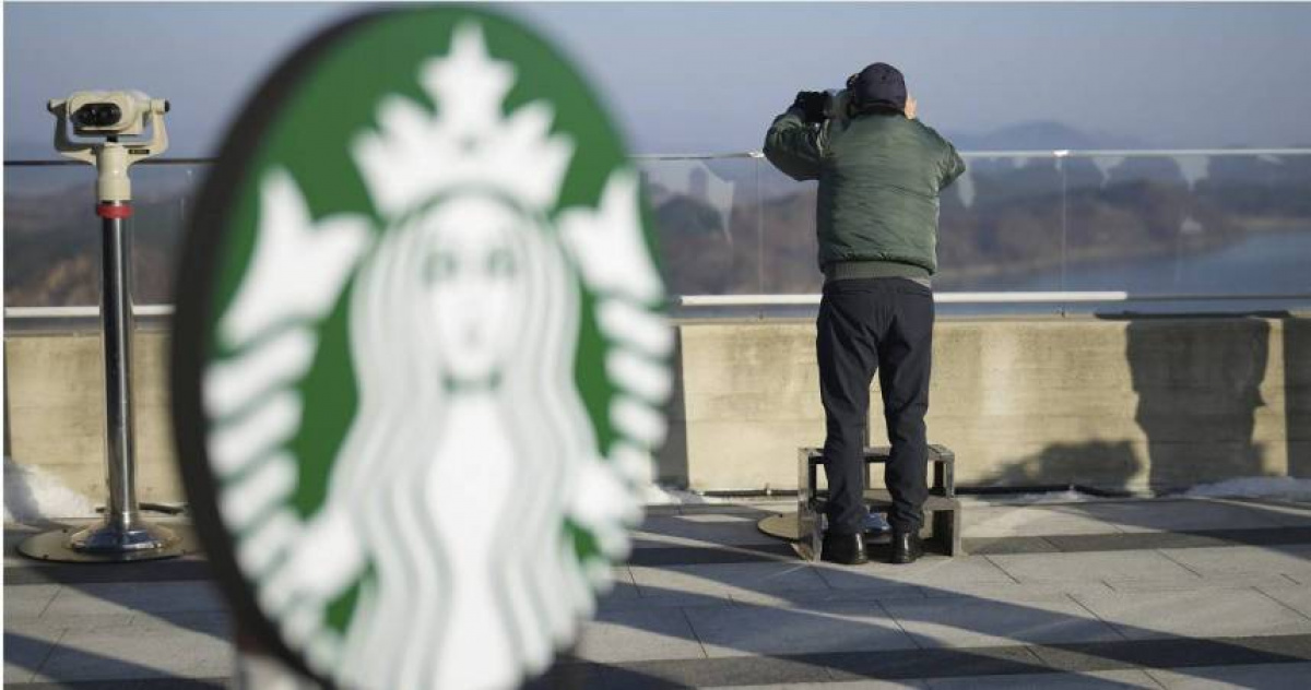 The Starbucks Just 1.4 km from North Korea Draws 120,000 Pilgrims